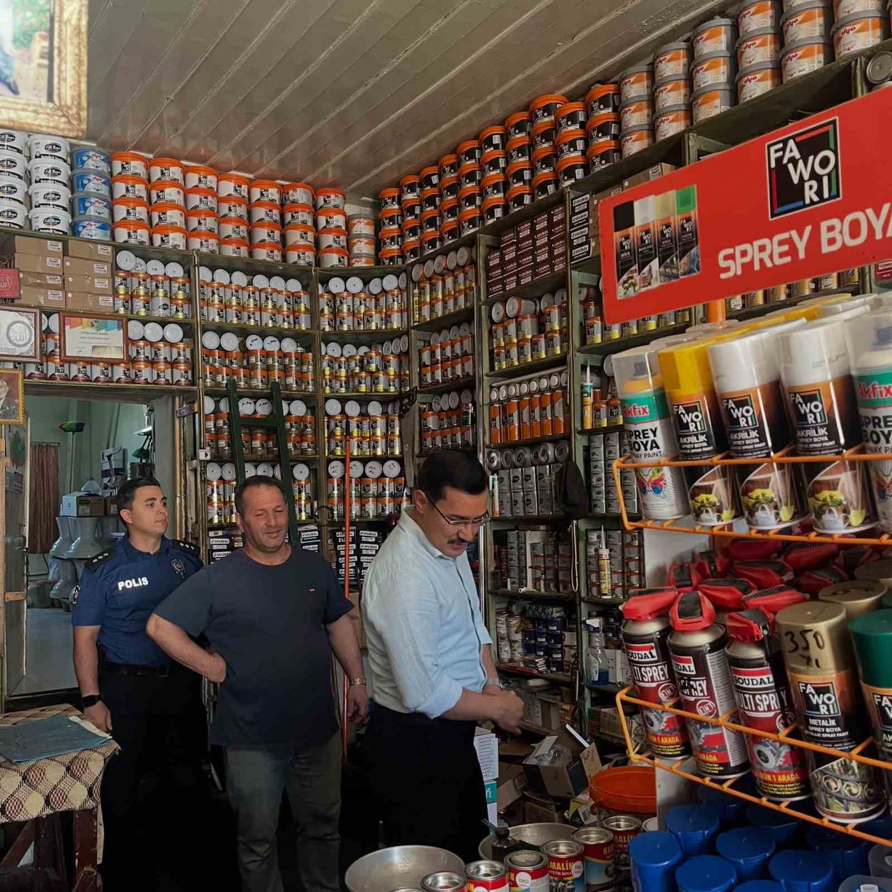VATANDAŞ ODAKLI HİZMET ANLAYIŞIYLA DİKKAT ÇEKEN AKYAKA KAYMAKAMI DEMİRTAŞ ESNAF İLE...