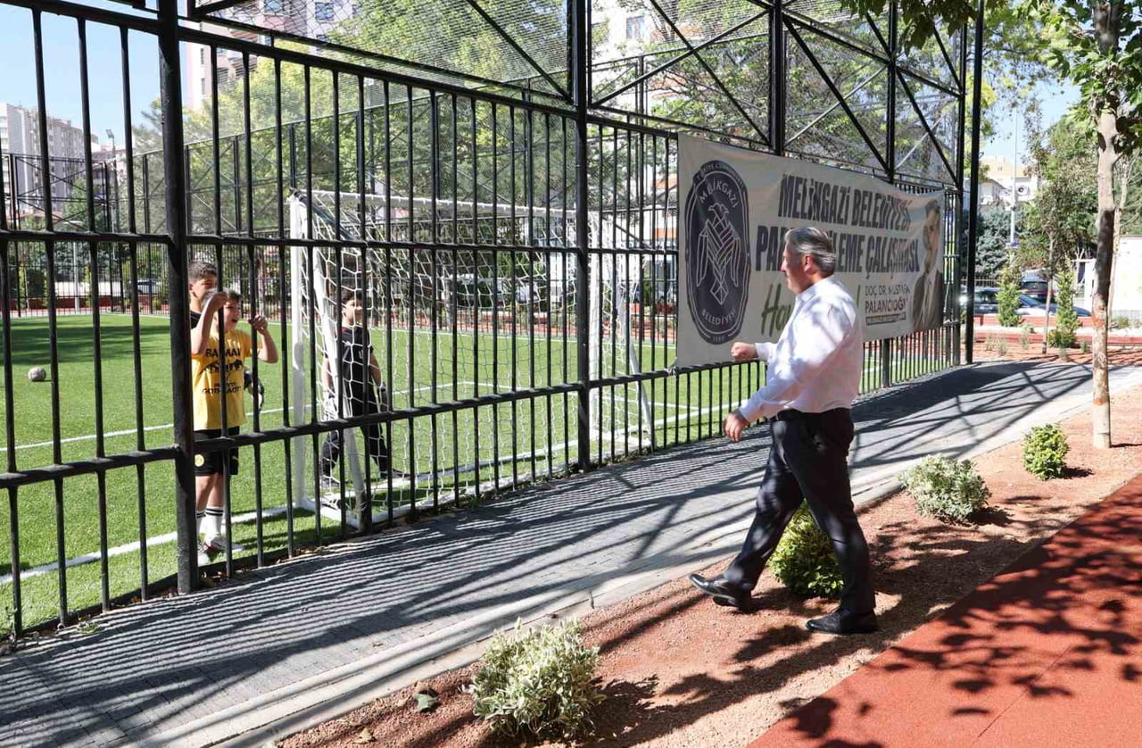 VATANDAŞLARI DAHA NEZİH, DAHA MODERN PARKLARDA BİR ARAYA GETİRMEK, İLÇENİN GÖRÜNÜMÜNÜ DAHA ESTETİK...