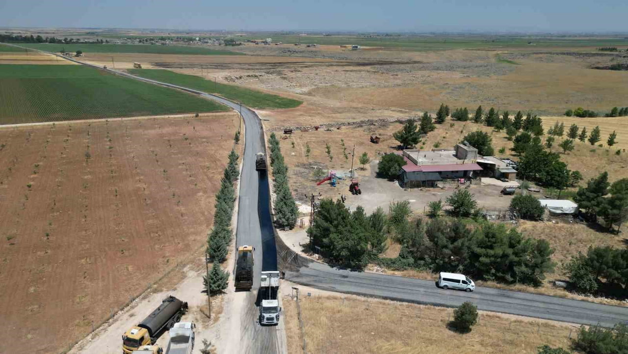 VİRANŞEHİR'DE 9 KİLOMETRELİK GRUP YOLU YENİLENDİ