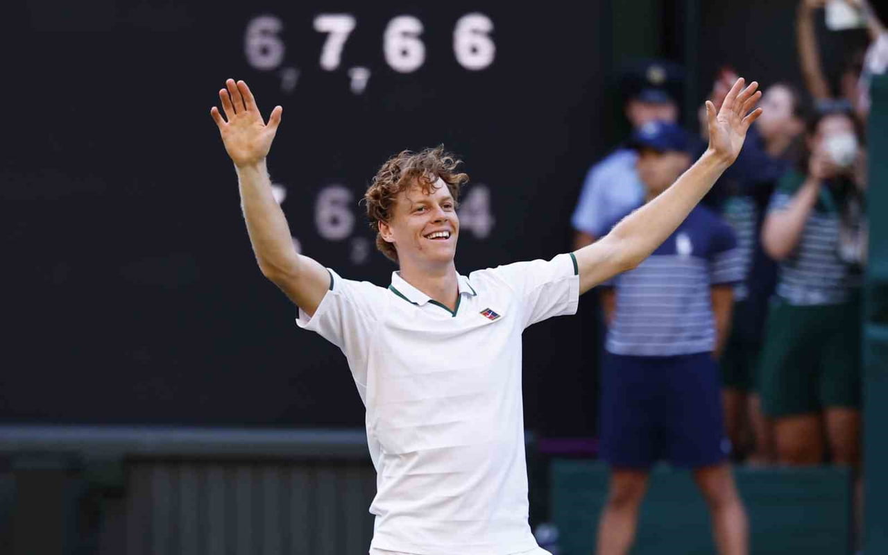 WİMBLEDON TEK ERKEKLER FİNALİNDE İTALYAN TENİSÇİ JANNİK SİNNER, ALEXANDER ZVEREV'İ 3-1 MAĞLUP...
