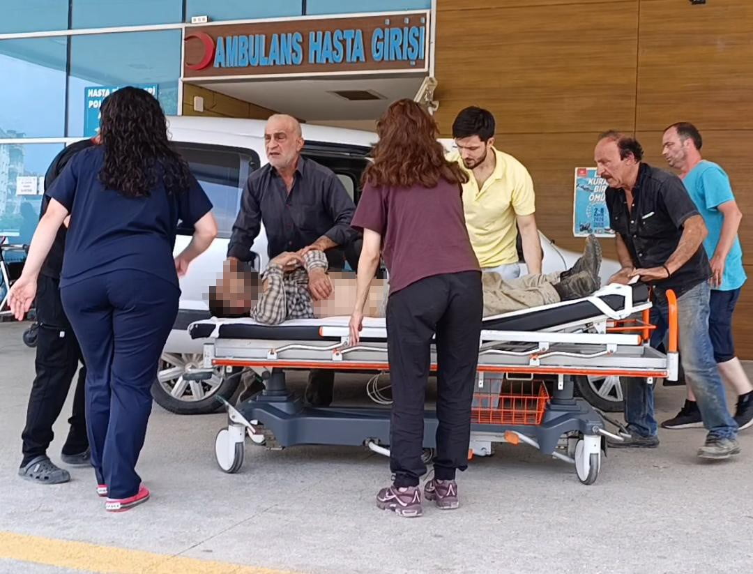 YAFES KILIÇ ÇEVREDE BULUNANLARIN YARDIMIYLA ÖZEL ARAÇLA İNEGÖL DEVLET HASTANESİ ACİL SERVİSİ'NE...