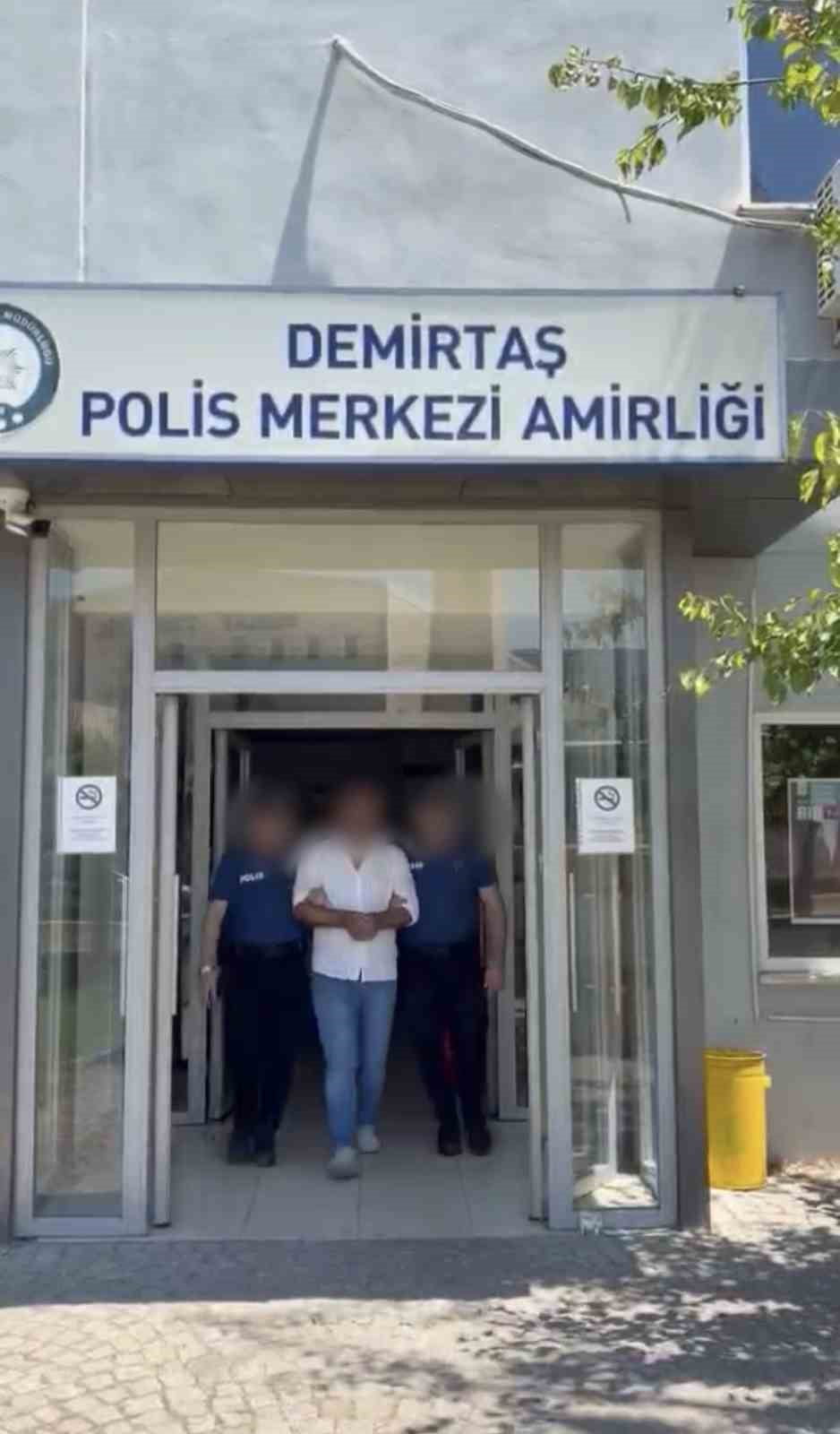 YAKALANAN 3 HÜKÜMLÜ, EMNİYETTEKİ İŞLEMLERİNİN ARDINDAN CEZAEVİNE TESLİM EDİLDİ.