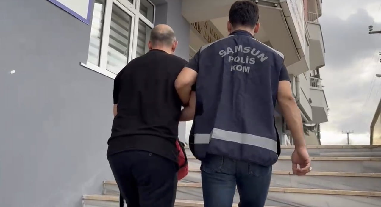 YAKALANAN ŞAHISLARIN POLİS TARAFINDAN GÖTÜRÜLMESİ