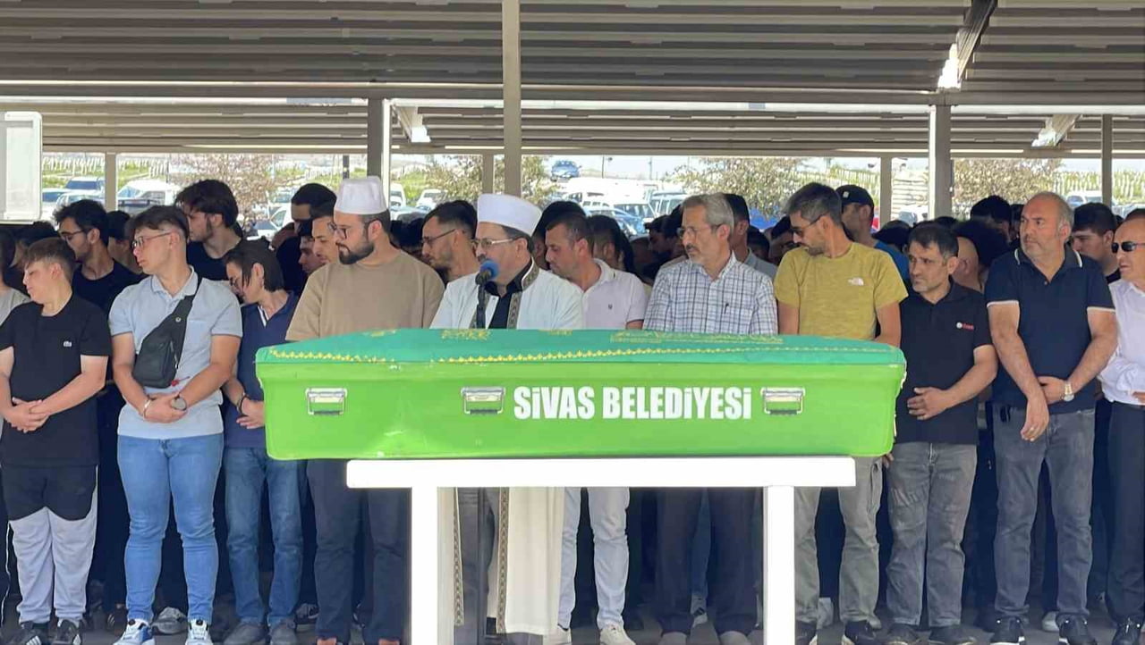YAKLAŞIK 21 GÜN YOĞUN BAKIM ÜNİTESİNDE YAŞAM MÜCADELESİ VEREN 19 YAŞINDAKİ GELÖZ, KURTARILAMAYARAK...