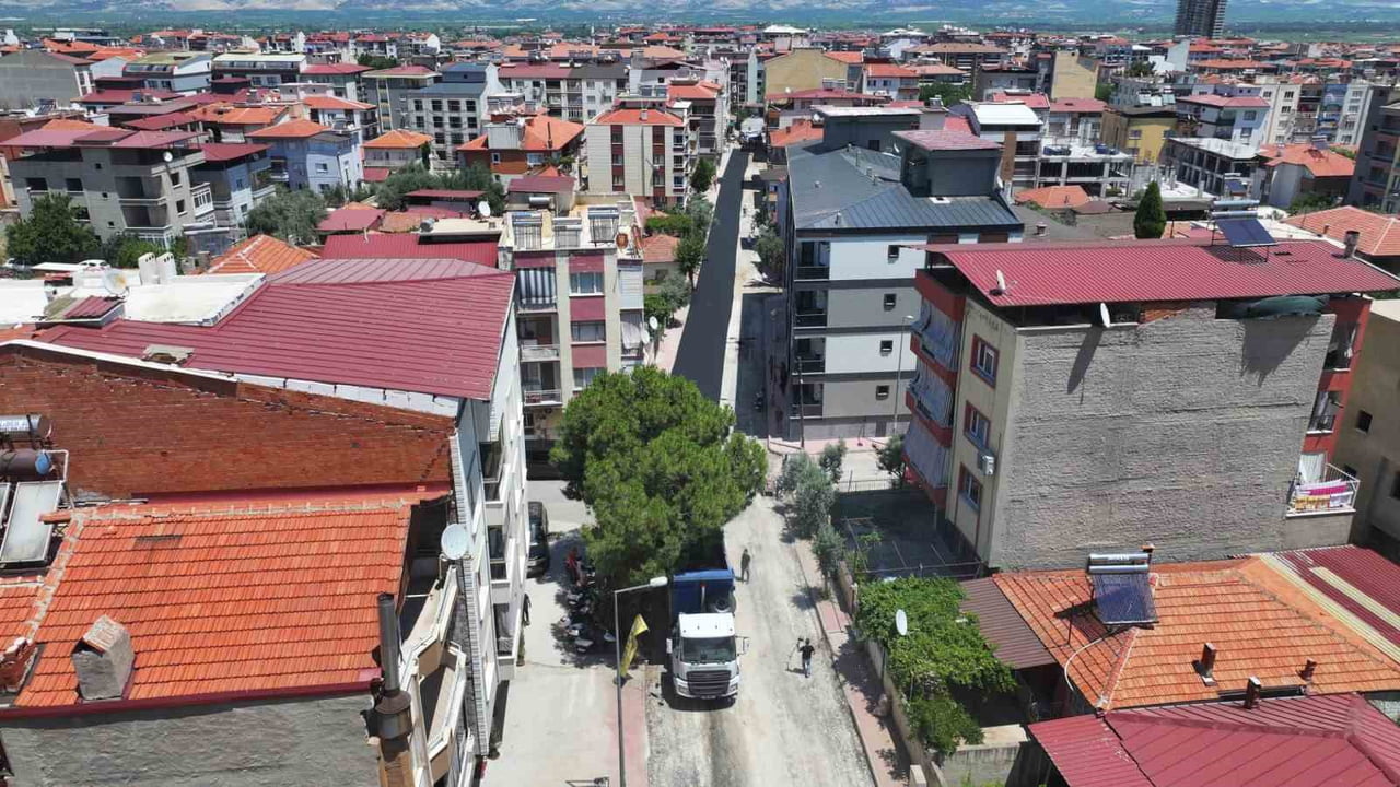 YAKLAŞIK 3 BİN TON ASFALTIN KULLANILACAĞI ÇALIŞMA İLE ULAŞIMIN DAHA GÜVENLİ VE KONFORLU HALE...