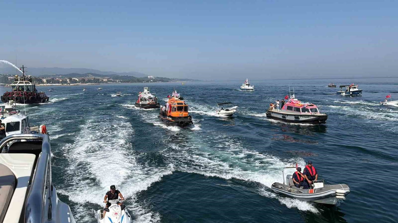 YALOVA'DA 1 TEMMUZ DENİZCİLİK VE KABOTAJ BAYRAMI DÜZENLENEN TÖRENLERLE KUTLANDI.