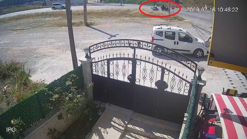 YALOVA’DA KARI KOCANIN ÖLDÜĞÜ KAZA ANI SANİYE SANİYE KAMERAYA YANSIDI