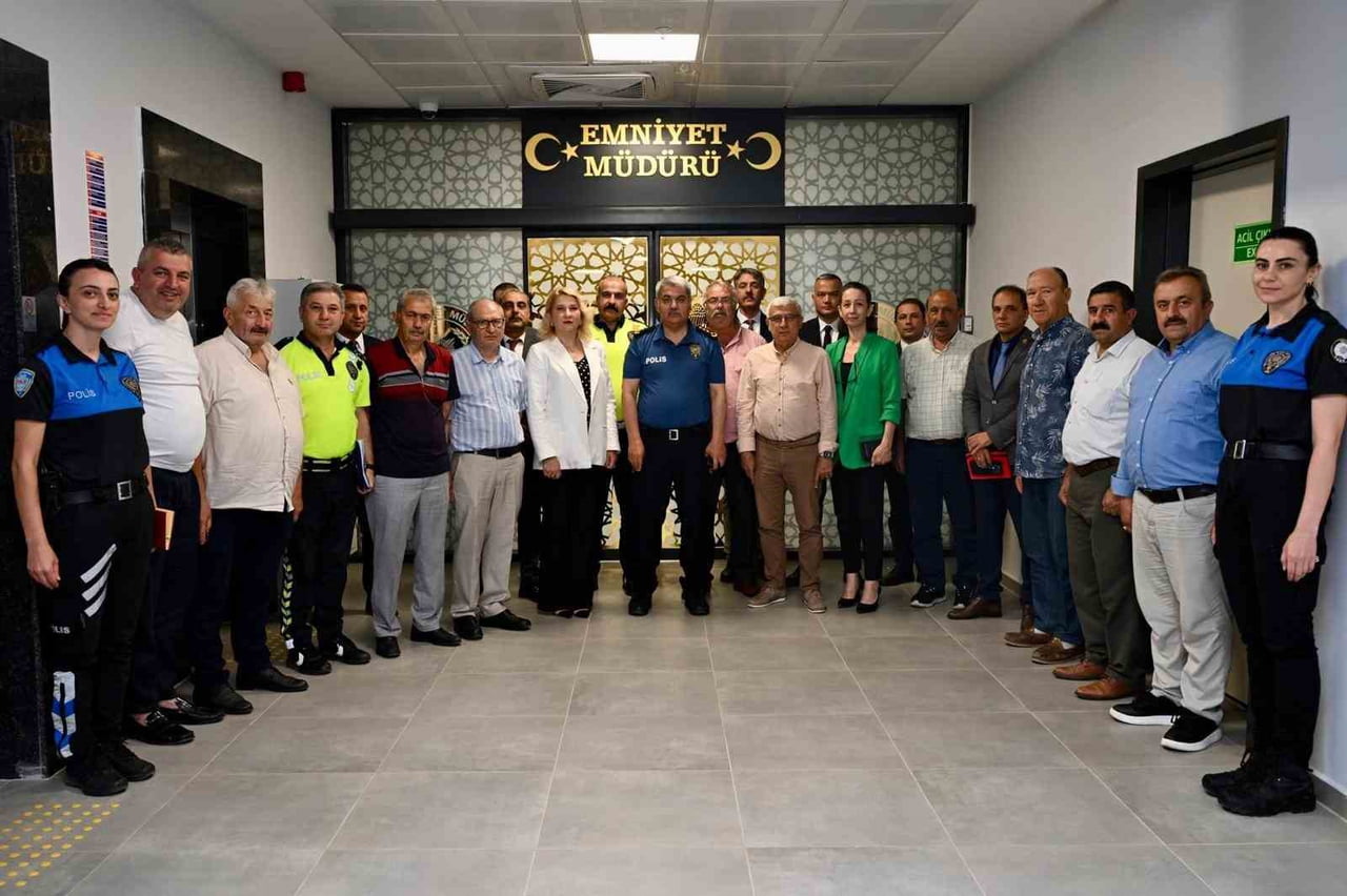 YALOVA İL EMNİYET MÜDÜRÜ YILMAZ DELEN, MÜDÜR YARDIMCILARI VE İLGİLİ ŞUBE MÜDÜRLERİNİN KATILIMIYLA...
