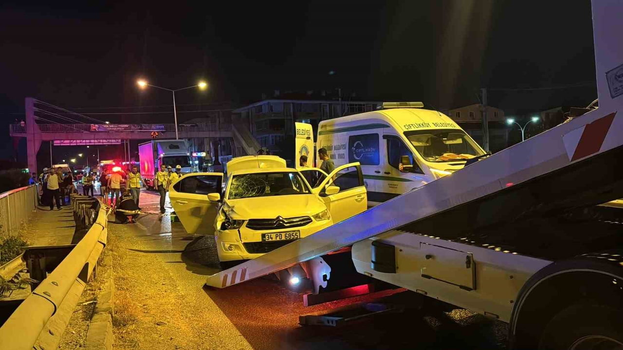 YALOVA-İZMİT KARA YOLUNDA OTOMOBİLİN ÇARPTIĞI YAYA HAYATINI KAYBETTİ.