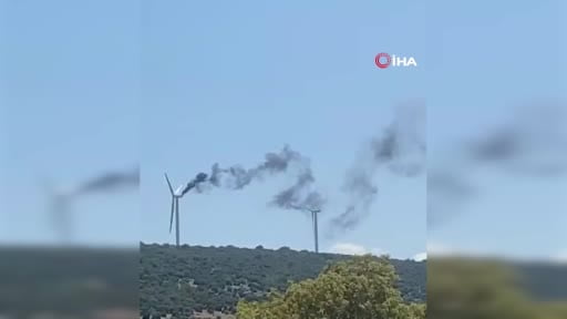 Yanan rüzgar türbinine helikopterle müdahale