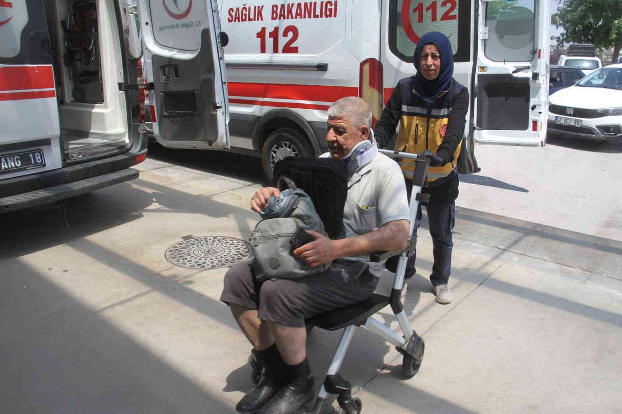YARALILAR İLK MÜDAHALESİ OLAY YERİNDE YAPILDIKTAN SONRA BEYŞEHİR DEVLET HASTANESİNDE TEDAVİ ALTINA...