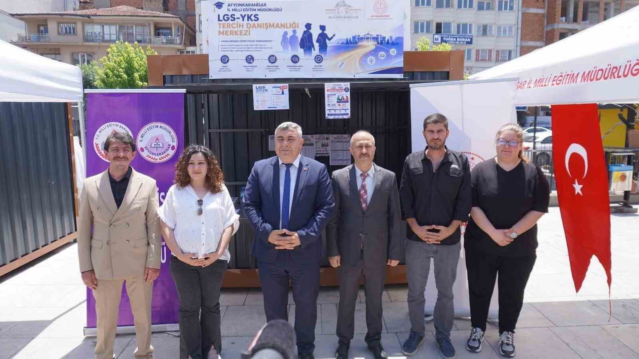 YARIN AÇIKLAMASI BEKLENEN LİSELERE GEÇİŞ SİSTEMİ (LGS) SINAVIYLA İLGİLİ KONUŞAN AFYONKARAHİSAR İL...