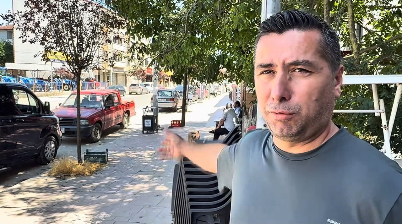 YAŞANAN OLAYA İLİŞKİN KONUŞAN BABA EMRE ÖZKURT, OĞLUNUN YAPTIĞI HATAYI SAVUNMADIĞINI ANCAK...