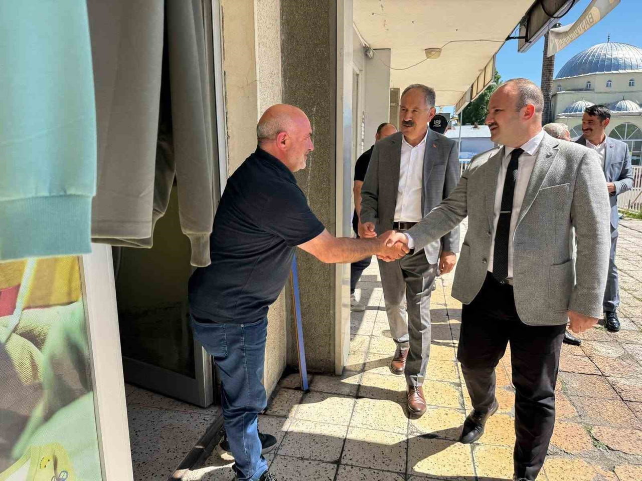 YENİ KAYMAKAM GÜVENÇ’TEN ARPAÇAY’DA ESNAFLA İLK BULUŞMA(KARS-İHA)
