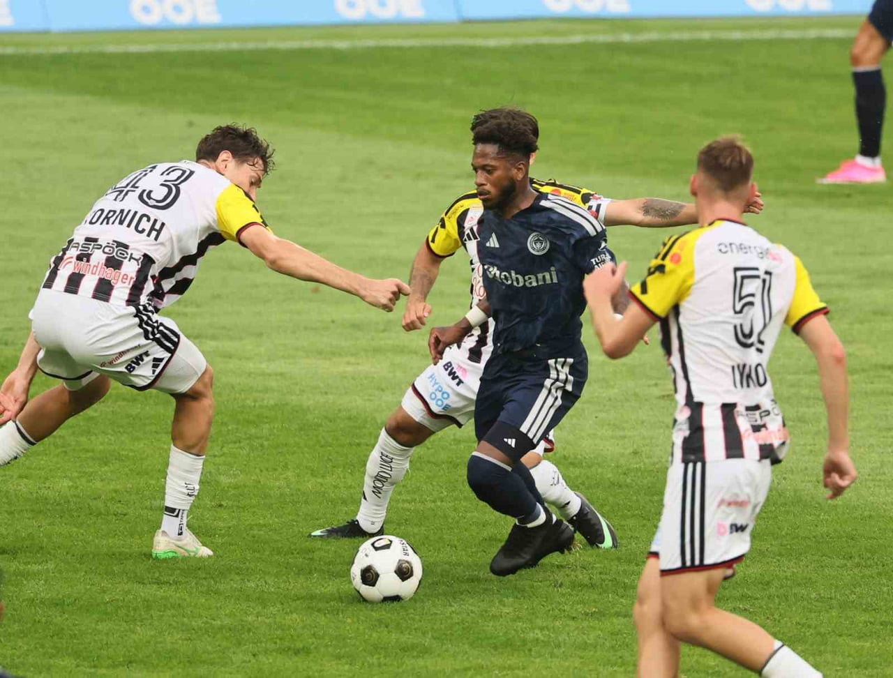 YENİ SEZON HAZIRLIKLARI KAPSAMINDA AVUSTURYA'NIN WİNDİSCHGARSTEN BÖLGESİNDE KAMP YAPAN FENERBAHÇE...