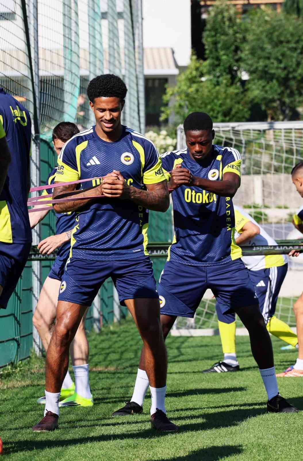 YENİ SEZON HAZIRLIKLARINA AVUSTURYA'DA DEVAM EDEN FENERBAHÇE, GÜNÜN TEK ANTRENMANINI AKŞAM...
