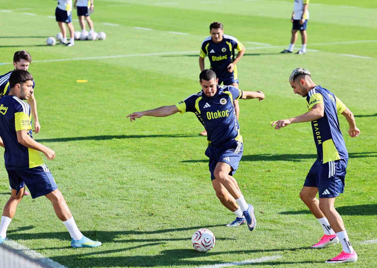 YENİ SEZON HAZIRLIKLARINI AVUSTURYA'DA SÜRDÜREN FENERBAHÇE, GÜNÜN TEK ANTRENMANINI AKŞAM...