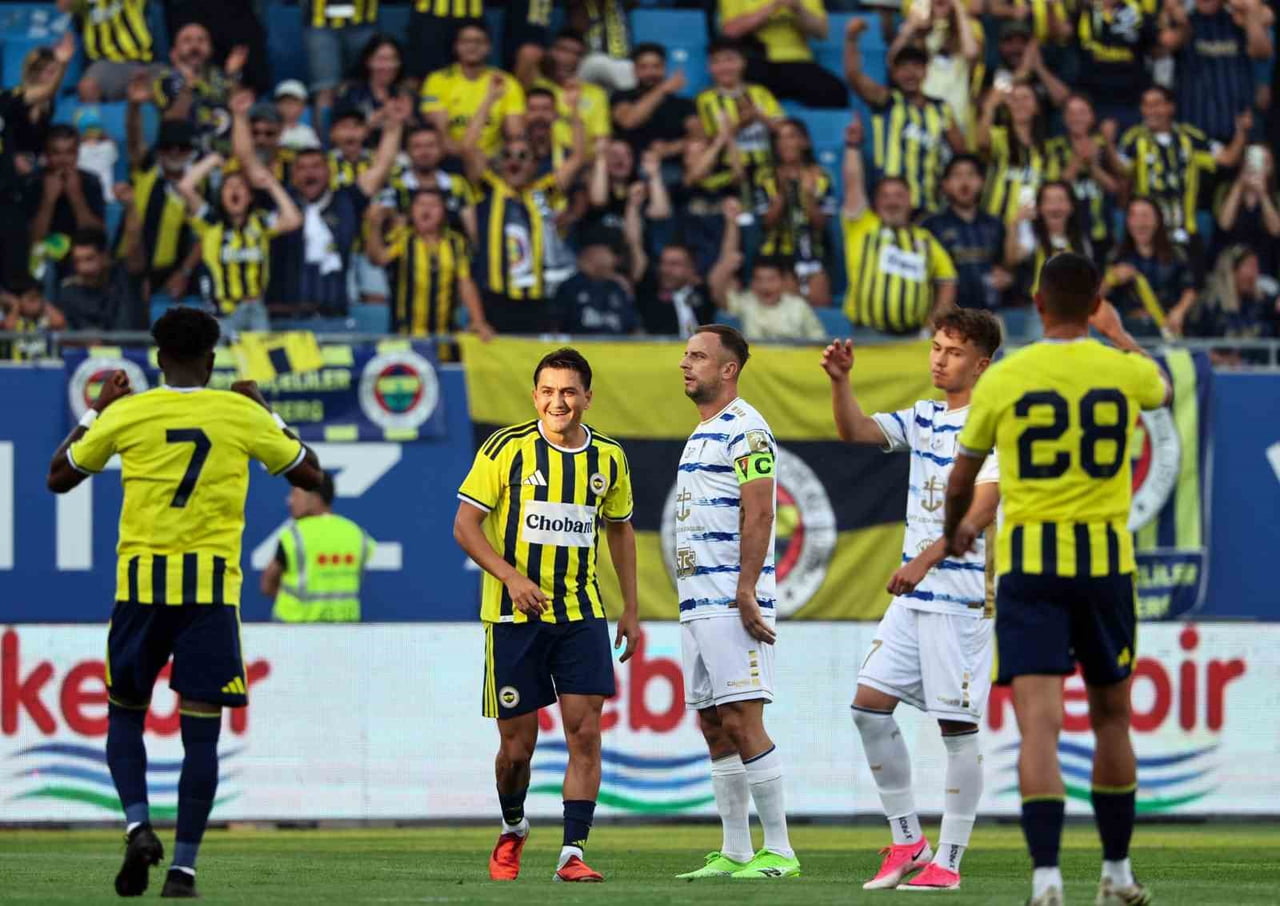 YENİ SEZON HAZIRLIKLARINI AVUSTURYA'NIN WİNDİSCHGARSTEN BÖLGESİNDE SÜRDÜREN FENERBAHÇE, HAZIRLIK...