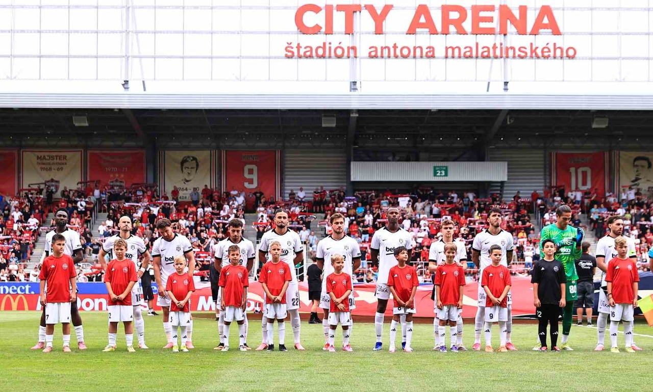 YENİ SEZON HAZIRLIKLARINI SLOVAKYA'DA SÜRDÜREN BEŞİKTAŞ, HAZIRLIK MAÇINDA KARŞILAŞTIĞI SPARTAK...