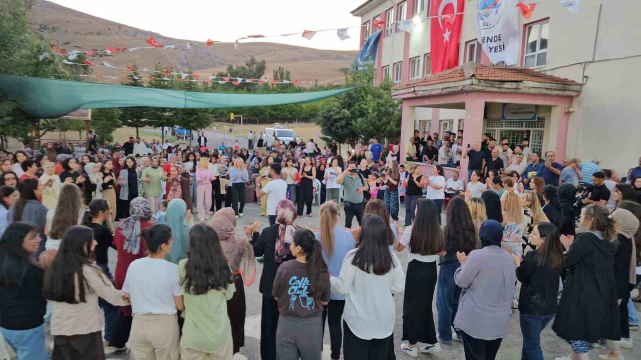 YENİKÖY ŞENLİĞİ COŞKUSU BAŞLADI