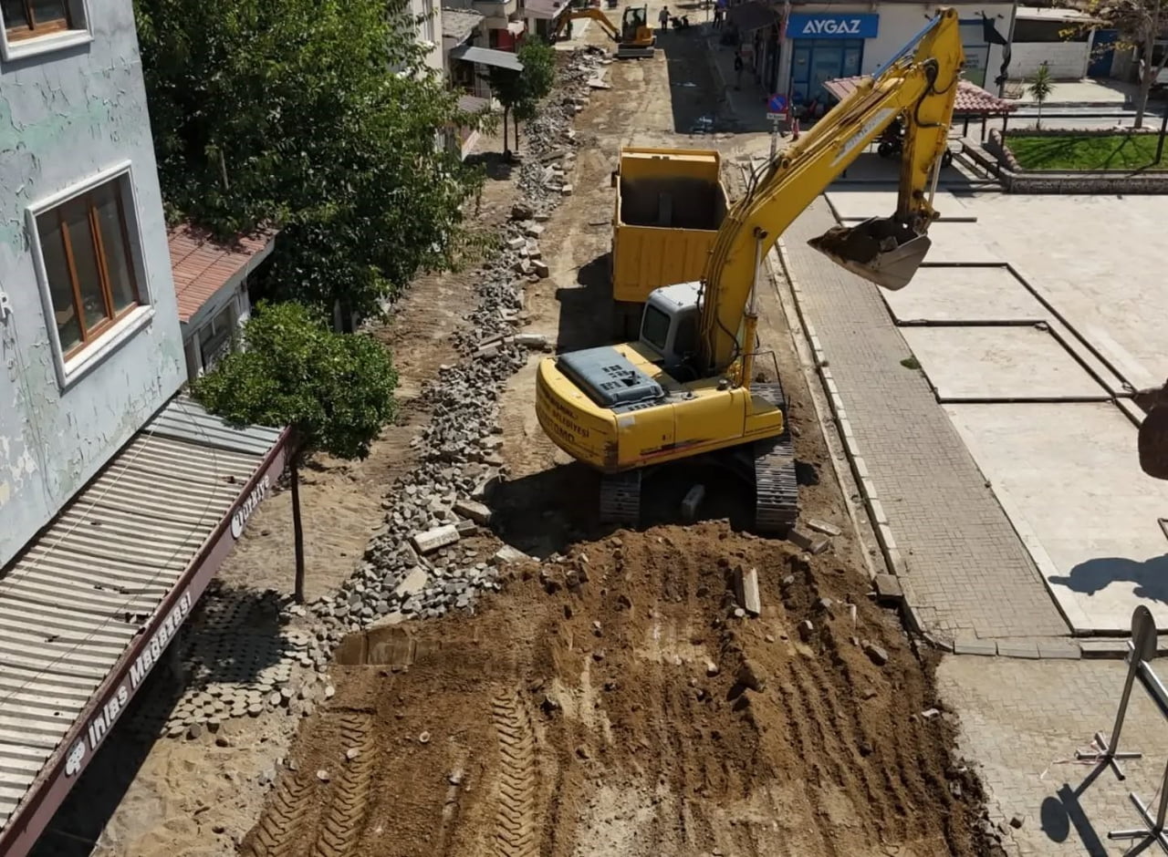 YENİPAZAR BELEDİYESİ, ATATÜRK CADDESİ'NDE TAMAMLANAN ASFALT VE KALDIRIM ÇALIŞMALARININ ARDINDAN...