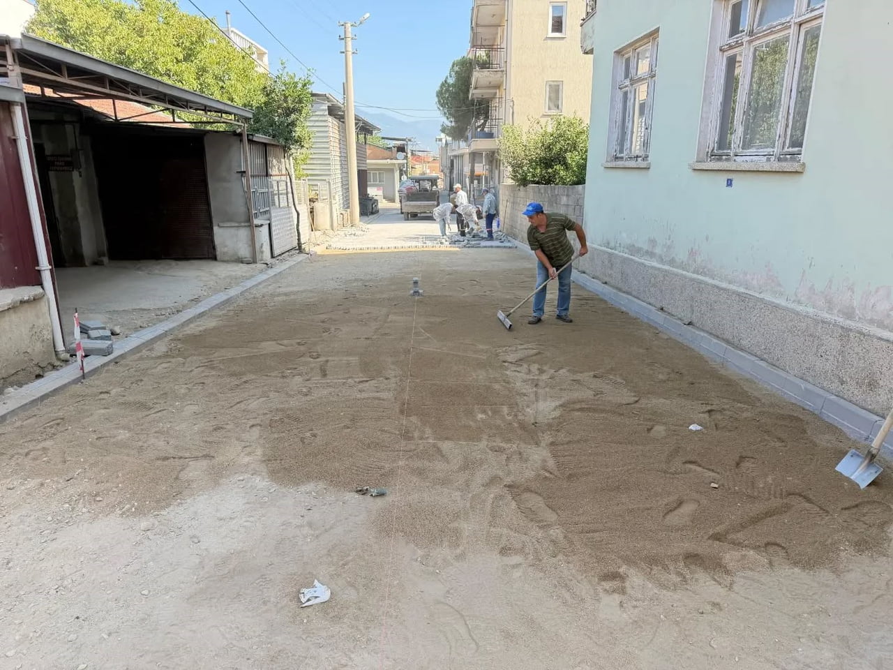 YENİPAZAR BELEDİYESİ, DOĞU MAHALLESİ'NDE VATANDAŞLARIN TALEPLERİ DOĞRULTUSUNDA BAŞLATTIĞI YOL...