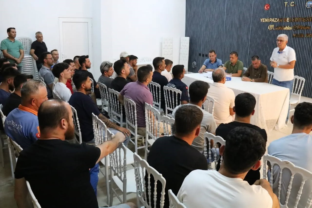 YENİPAZAR BELEDİYESİ TARAFINDAN DÜZENLENEN MAHMUT ÖZ HALI SAHA TURNUVASI'NDA GRUP KARŞILAŞMALARI...