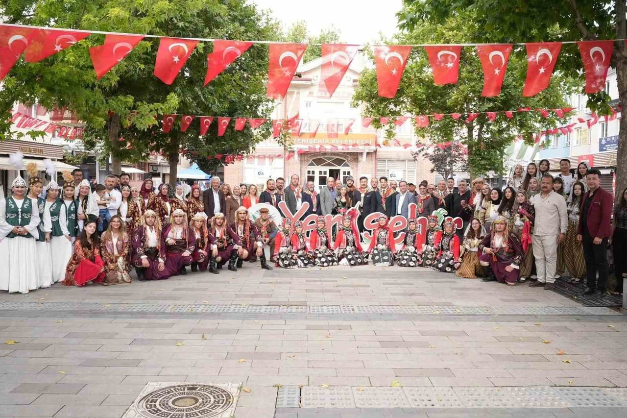 YENİŞEHİR VE KELES BELEDİYELERİNİN ORTAKLAŞA DÜZENLEDİĞİ NİLÜFER HATUN GELİN UĞURLAMA TÖRENİ...