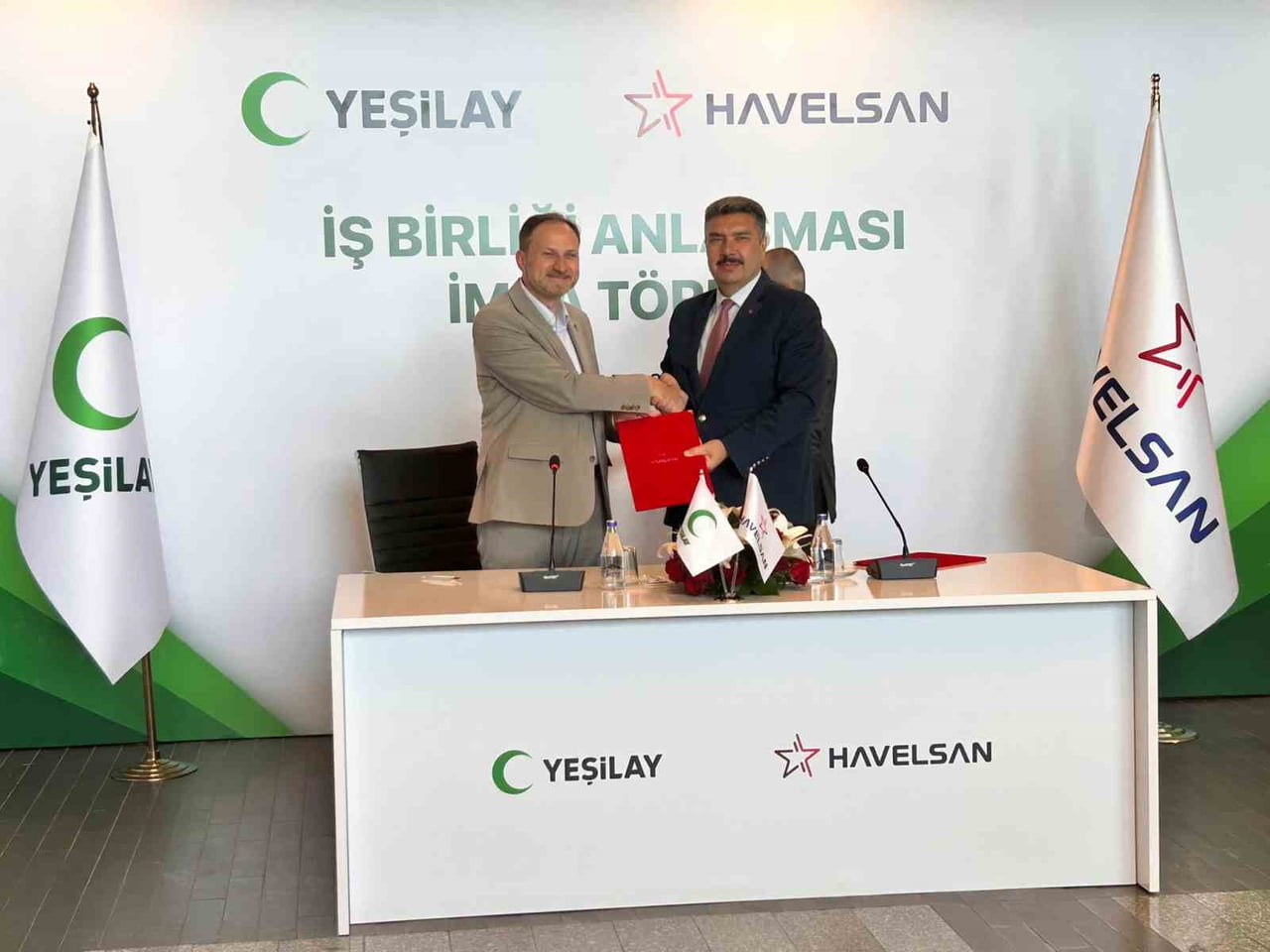 YEŞİLAY GENEL BAŞKANI DOÇ. DR. MEHMET DİNÇ VE HAVELSAN GENEL MÜDÜRÜ DR. MEHMET AKİF NACAR