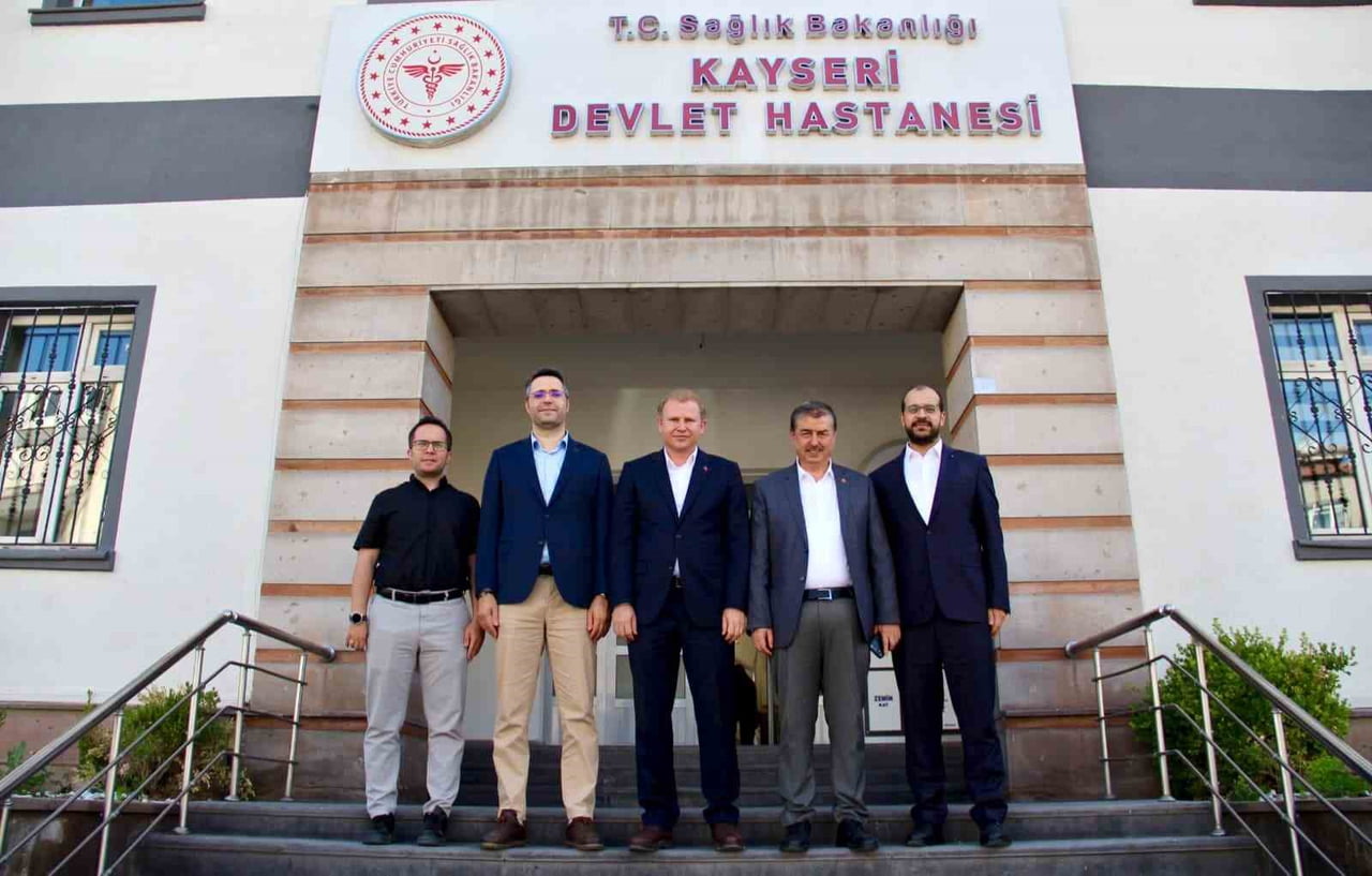 YEŞİLHİSAR KAYMAKAMI FATİH ADIGÜZEL İLE YEŞİLHİSAR BELEDİYE BAŞKANI HALİT TAŞYAPAN, KAYSERİ DEVLET...