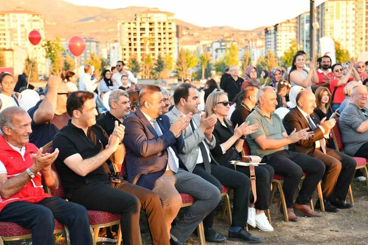 YEŞİLYURT’TA "KORUYUCU AİLE GÜNÜ" COŞKUSU