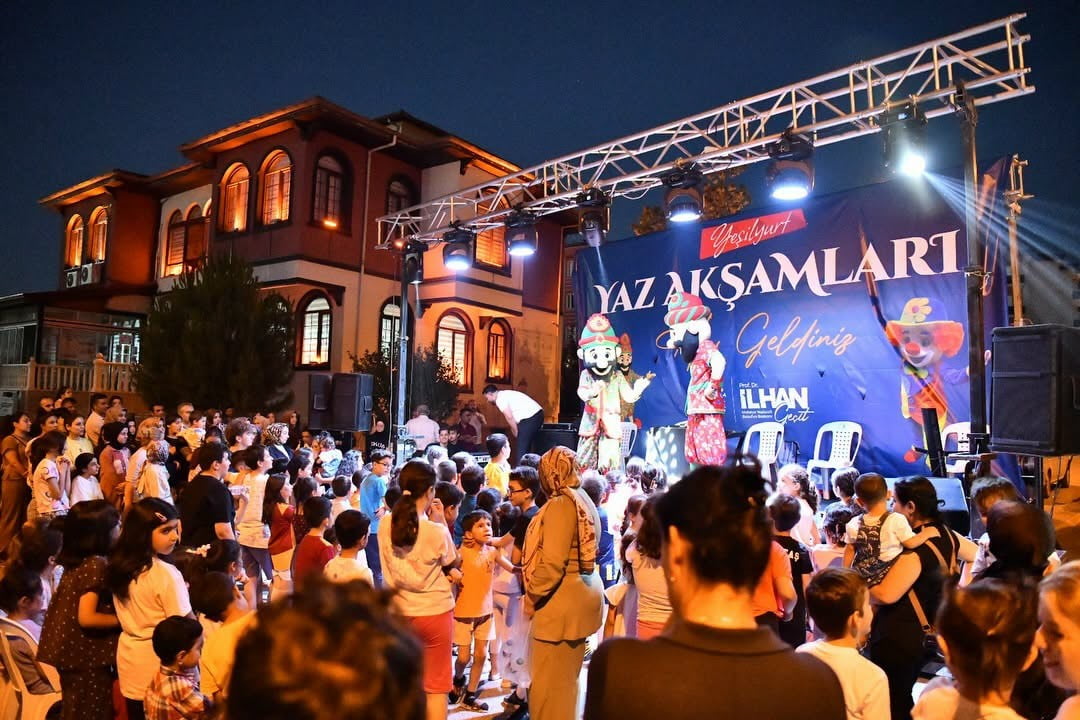 YEŞİLYURT’TA ‘YAZ AKŞAMLARI’ COŞKUSU