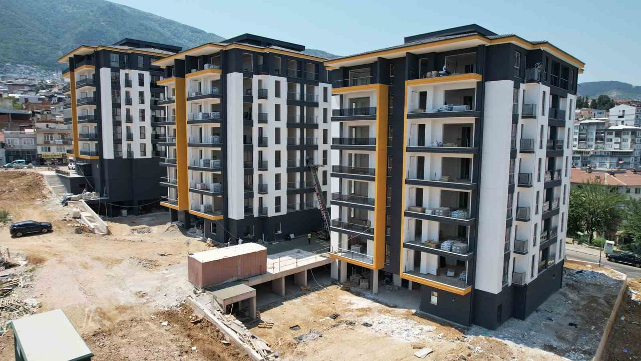 YILDIRIM BELEDİYESİ, 30 BİN GÜVENLİ KONUT ÜRETME HEDEFİ KAPSAMINDA KENTSEL DÖNÜŞÜM ÇALIŞMALARINA...
