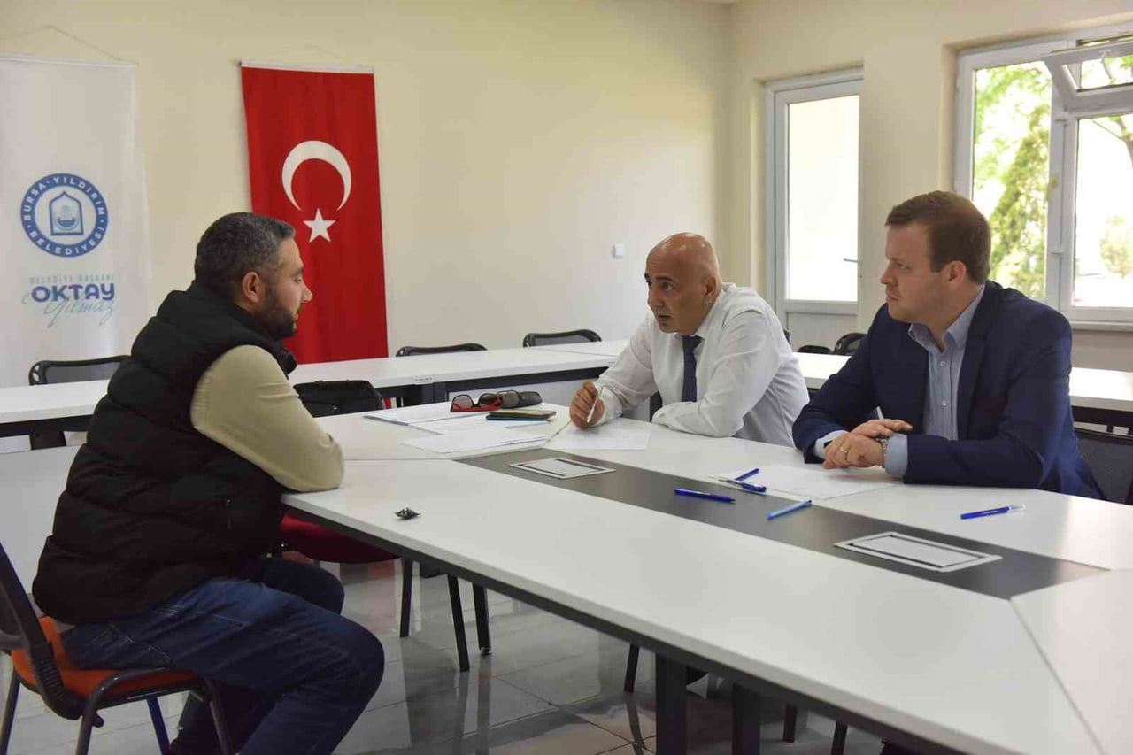YILDIRIM BELEDİYESİ, İŞ ARAYAN VATANDAŞLAR İLE İŞVERENLERİ BULUŞTURARAK İSTİHDAMA KATKI SAĞLIYOR....