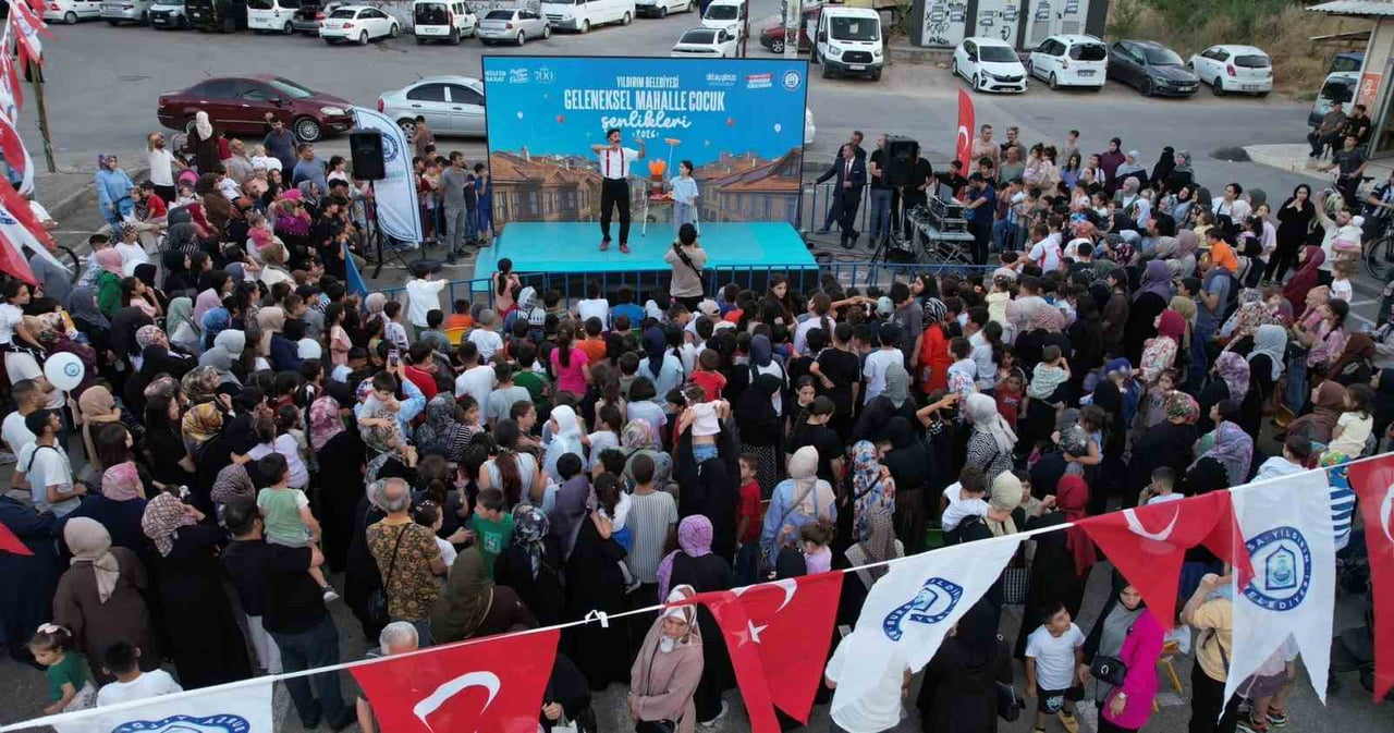 YILDIRIM BELEDİYESİ’NİN DÜZENLEDİĞİ ‘GELENEKSEL MAHALLE ÇOCUK ŞENLİKLERİ’ RENKLİ GÖRÜNTÜLERLE...
