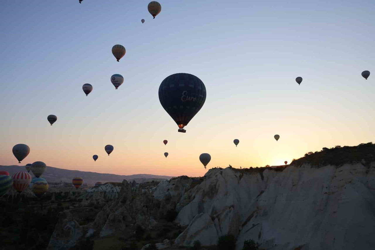 YILIN İLK YARISINDA 92 GÜN UÇUŞ YAPILIRKEN, 11 BİN 954 SICAK HAVA BALONU HAVALANDI VE 306 BİN 777...