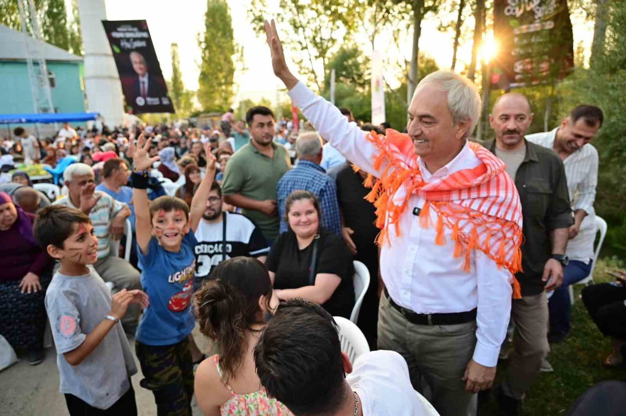 YOĞUN KATILIMLA GERÇEKLEŞEN ŞENLİKTE KONUŞAN KEPEZ BELEDİYE BAŞKANI MESUT KOCAGÖZ, "BU ŞENLİK...