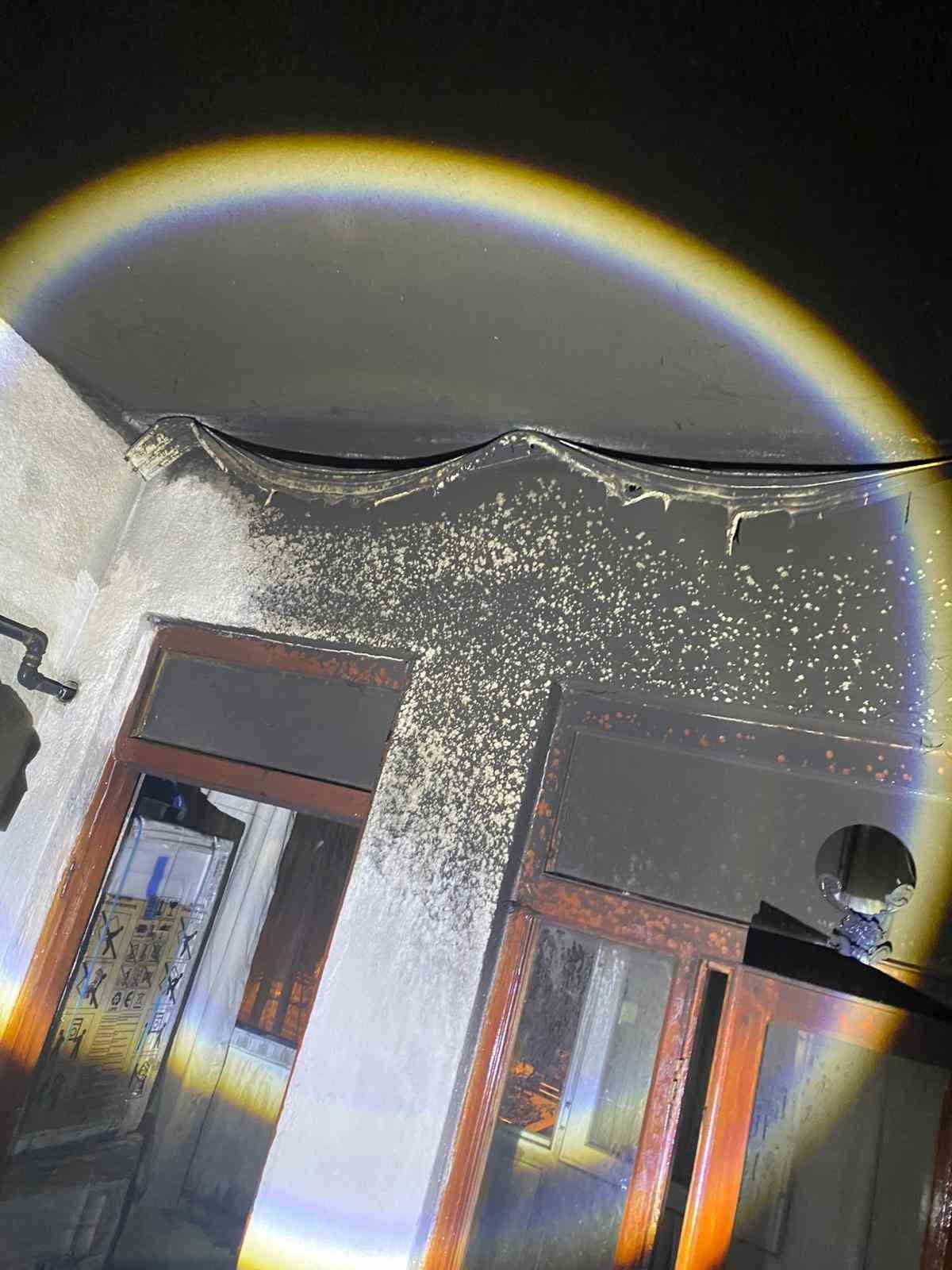 YOZGAT'IN SORGUN İLÇESİNDE MÜSTAKİL BİR EVİN DAİRESİNDE BULUNAN BUZDOLABI BOMBA GİBİ...