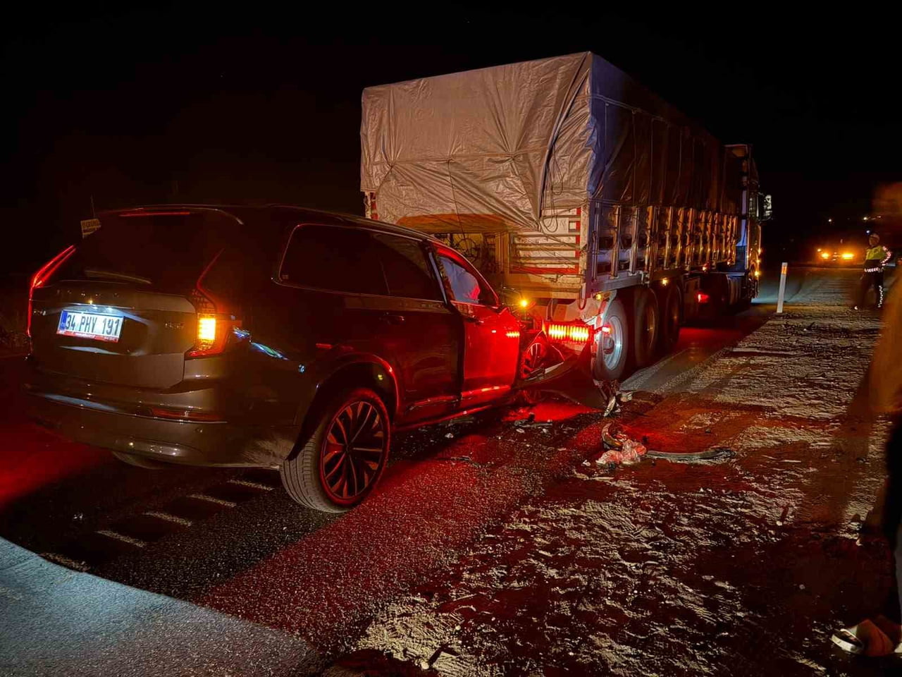 YOZGAT’IN YERKÖY İLÇESİNDE MEYDANA GELEN TRAFİK KAZASINDA 3 KİŞİ YARALANDI.-