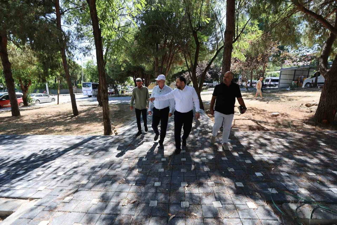 YUNUSEMRE BELEDİYESİ, KÜÇÜK SANAYİ SİTESİ'NDE HEM SEYYAR ESNAFI TEK ÇATI ALTINDA TOPLAYACAK HEM DE...