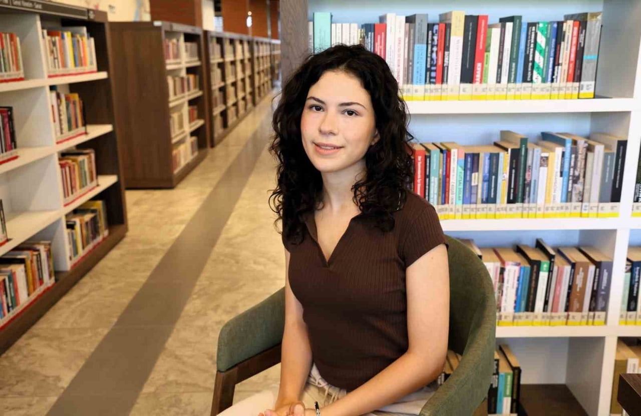 ZEYNEP AYDIN, SINAVA DERİNCE MİLLET BAHÇESİ KÜTÜPHANESİ'NDE HAZIRLANDI