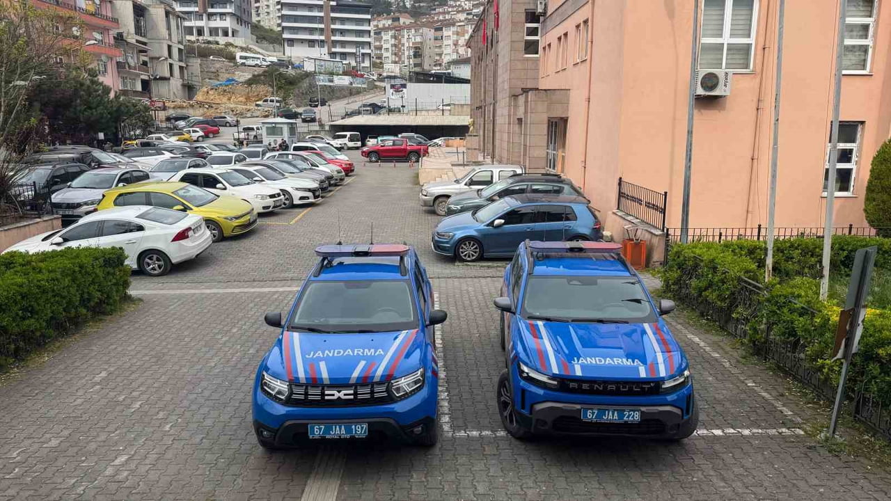 ZONGULDAK'IN ALAPLI İLÇESİNDE EVDE UYUŞTURUCU KULLANMA APARATIYLA YAKALANAN ŞÜPHELİ HAKKINDA ADLİ...