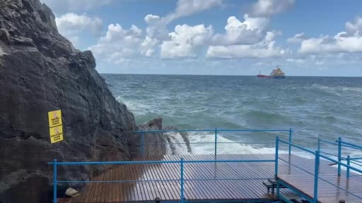 Zonguldak'ta dalga boyu üç metreye ulaştı