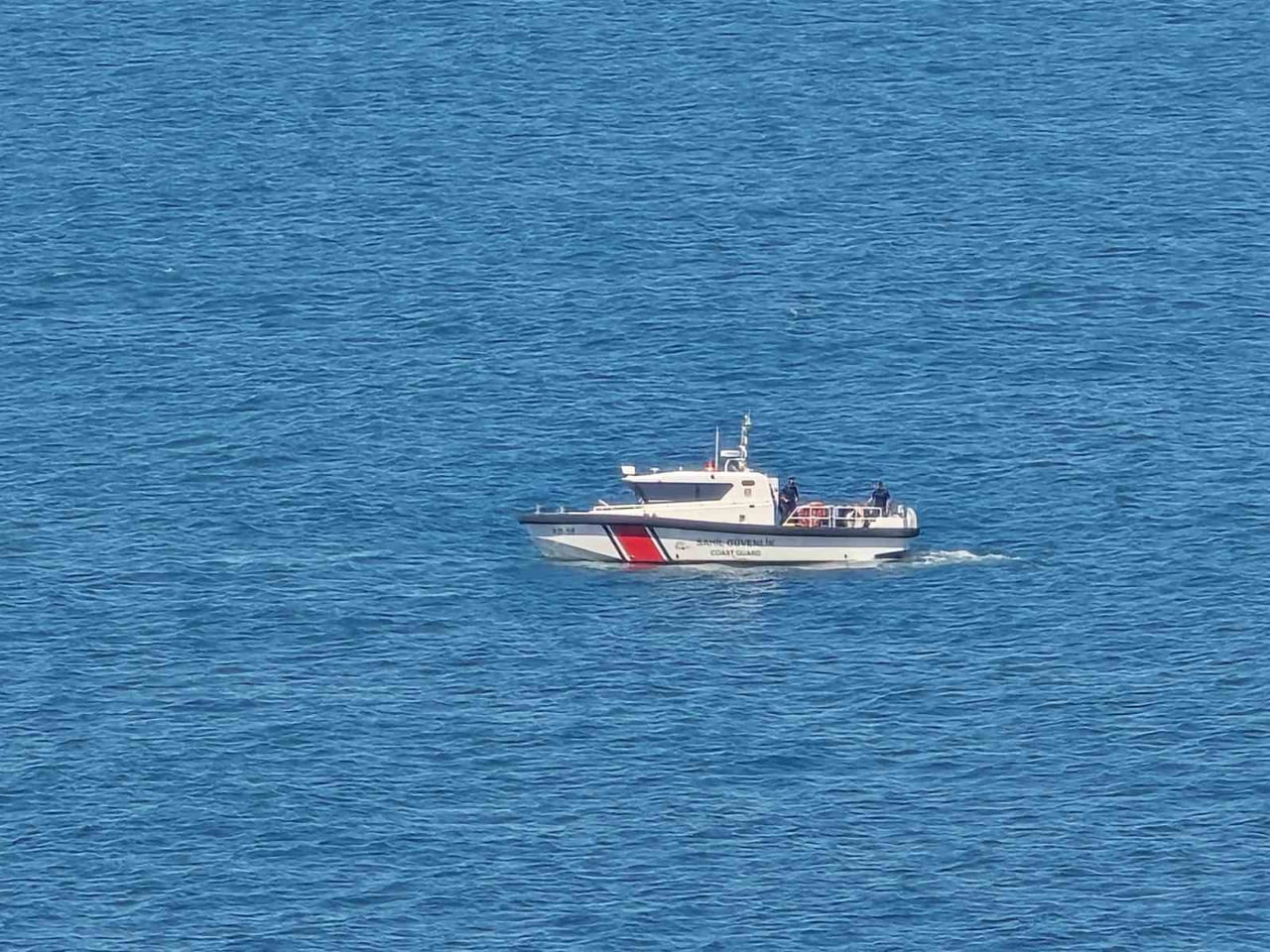 ZONGULDAK'TA YASAK OLMASINA RAĞMEN DENİZE ATLAYAN BAYRAM KAHVECİ'NİN CANSIZ BEDENİ ARAMA...