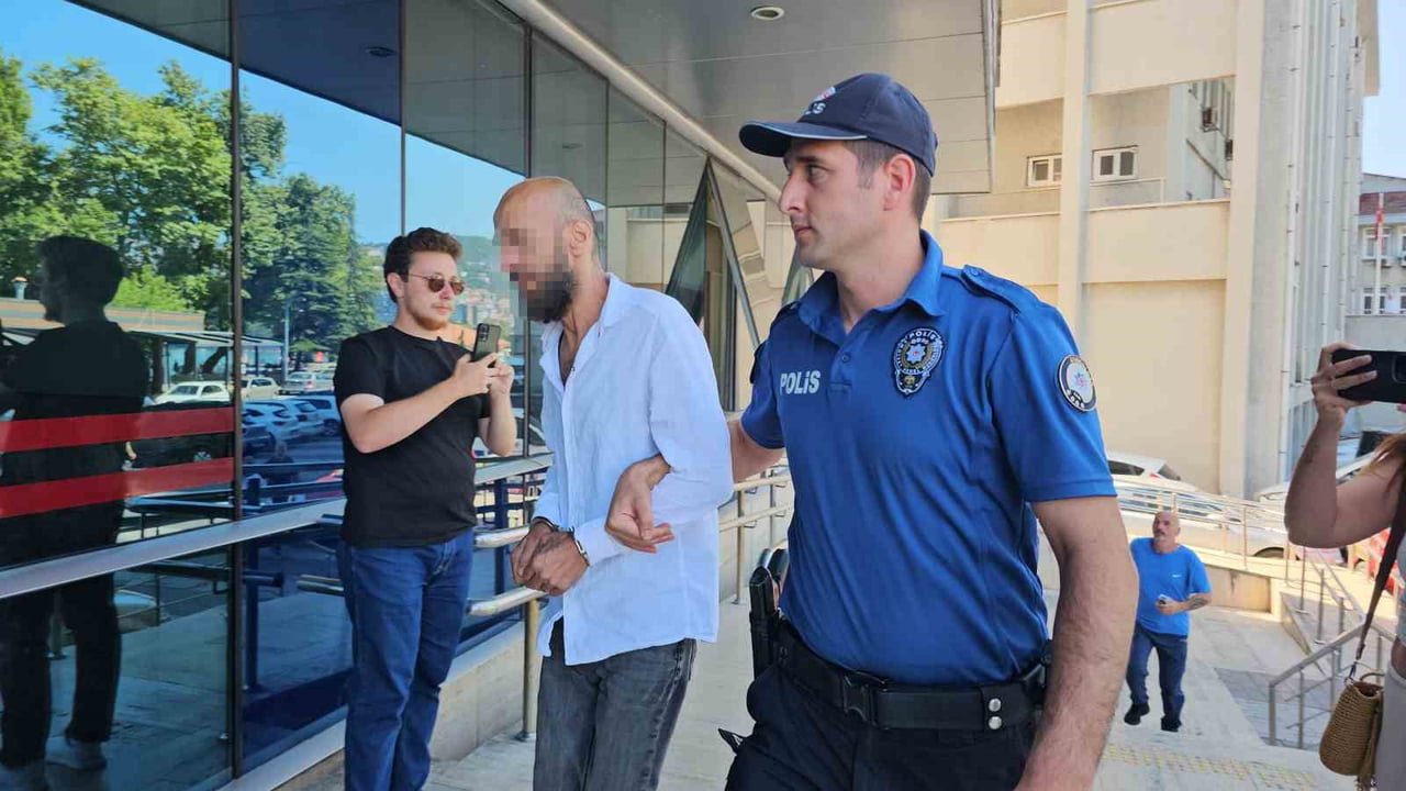 ZONGULDAK BELEDİYESİ SEBZE MEYVE HALİ'NDE DÜN 500 BİN LİRALIK ALACAK VERECEK MESELESİ YÜZÜNDEN...