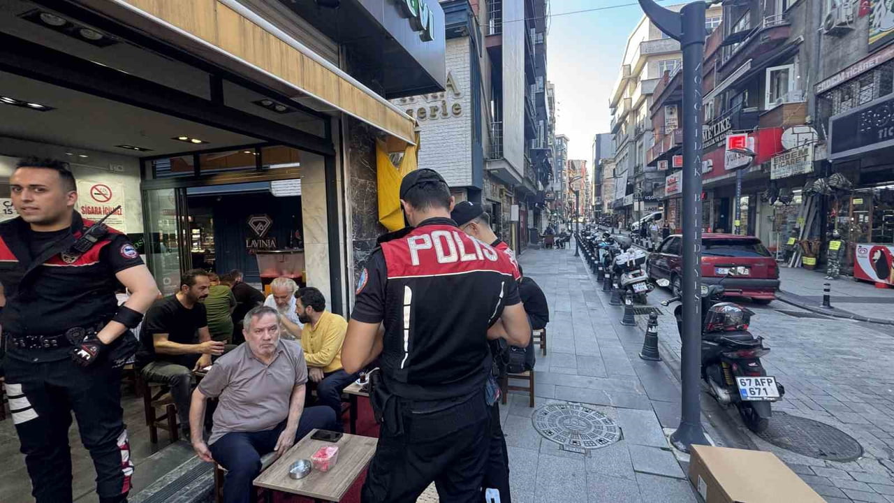 ZONGULDAK(İHA)-ZONGULDAK İL EMNİYET MÜDÜRLÜĞÜNE BAĞLI ASAYİŞ EKİPLERİ HUZUR VE GÜVENLİĞİN...