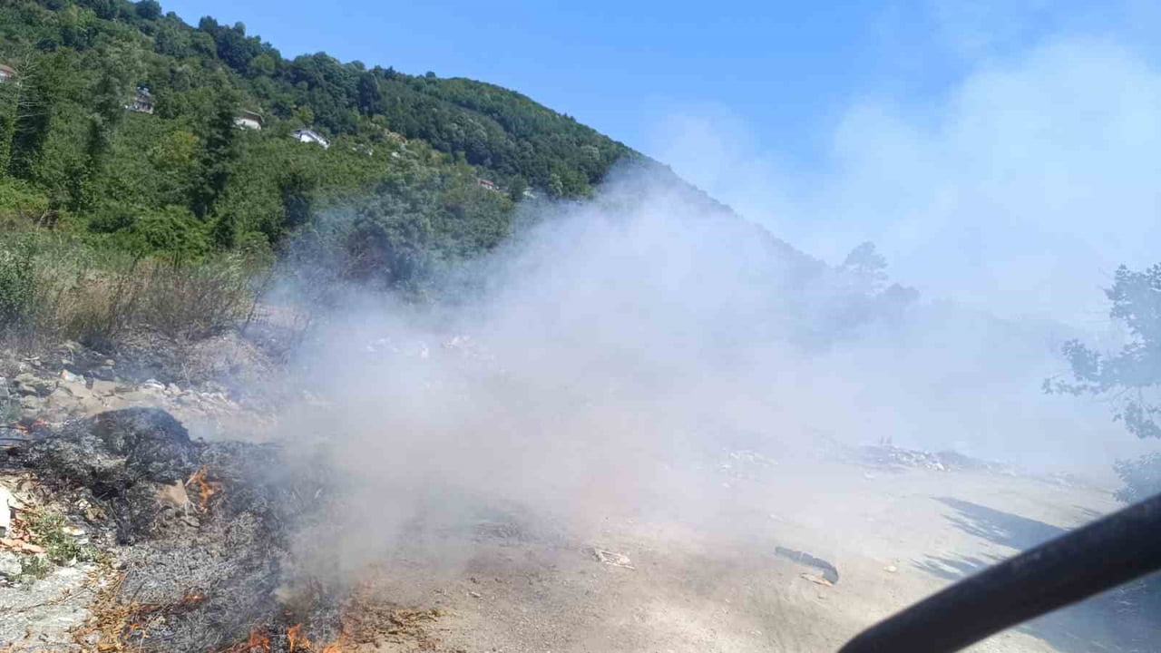 ZONGULDAK (İHA) - ZONGULDAK’IN ALAPLI İLÇESİNDE, MOLLABEY YOLU ÜZERİNDE VATANDAŞLAR TARAFINDAN...