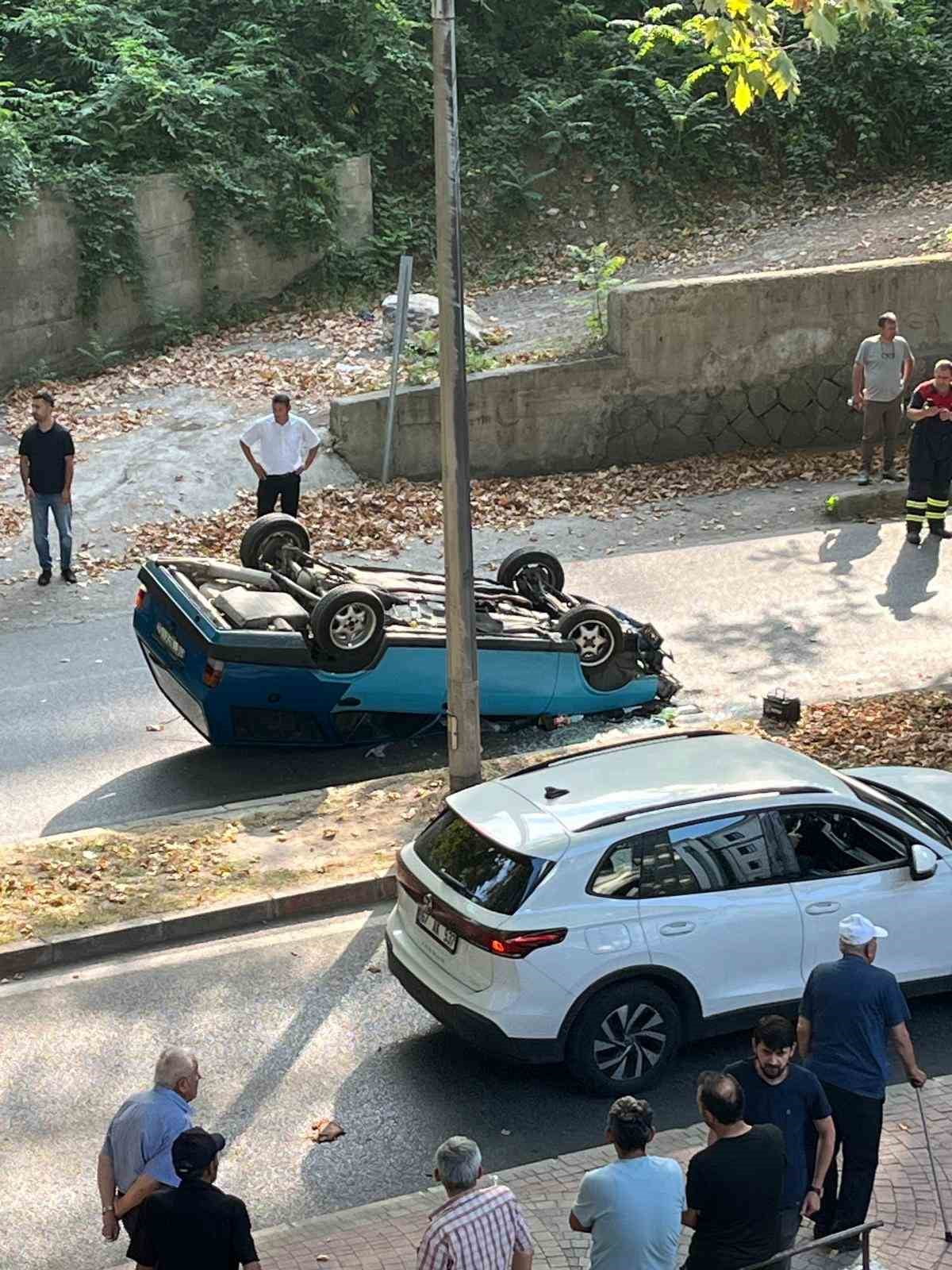 ZONGULDAK’TA AĞACA ÇARPAN OTOMOBİL SÜRÜCÜSÜ HAFİF ŞEKİLDE YARALANDI.