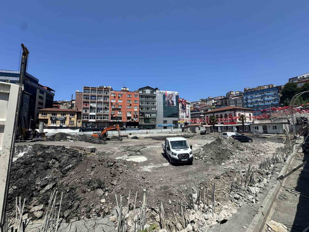 ZONGULDAK’TA MERKEZ ÇARŞISI İNŞAATI, ZONGULDAK BELEDİYESİ TARAFINDAN MÜHÜRLENDİ.