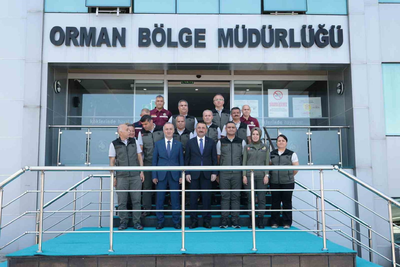 ZONGULDAK VALİSİ OSMAN HACIBEKTAŞOĞLU, ZONGULDAK ORMAN BÖLGE MÜDÜRÜ HALİL OFLU’YU ZİYARET...